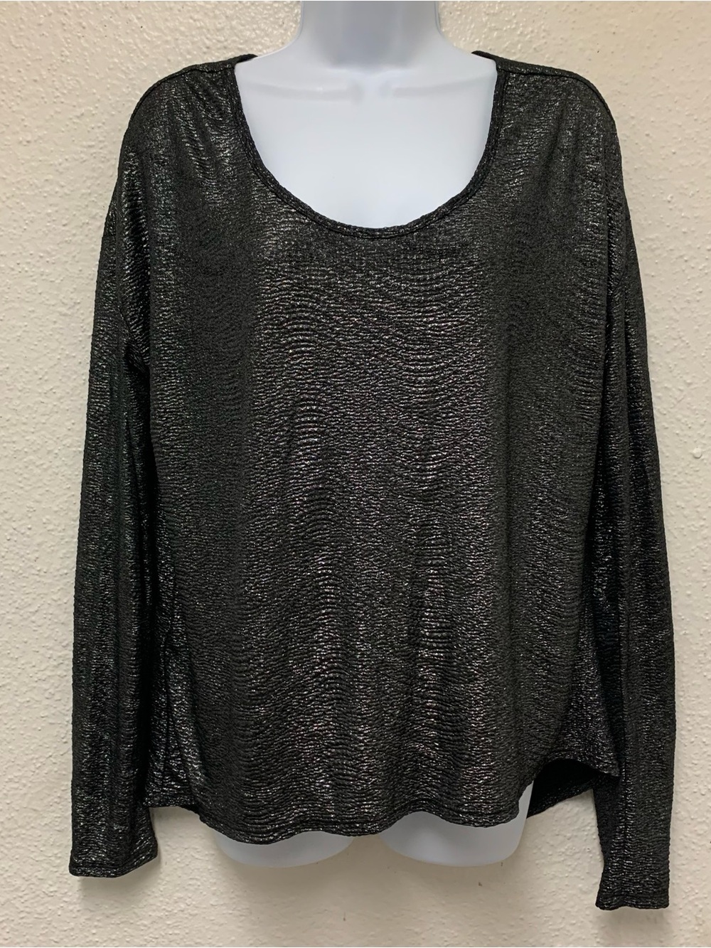 BCBGeneration Metallic Shimmer Black Shirt High Low Hem S Keyhole Back Oversize